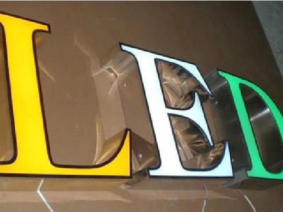 普洱介绍LED招牌的基础知识。